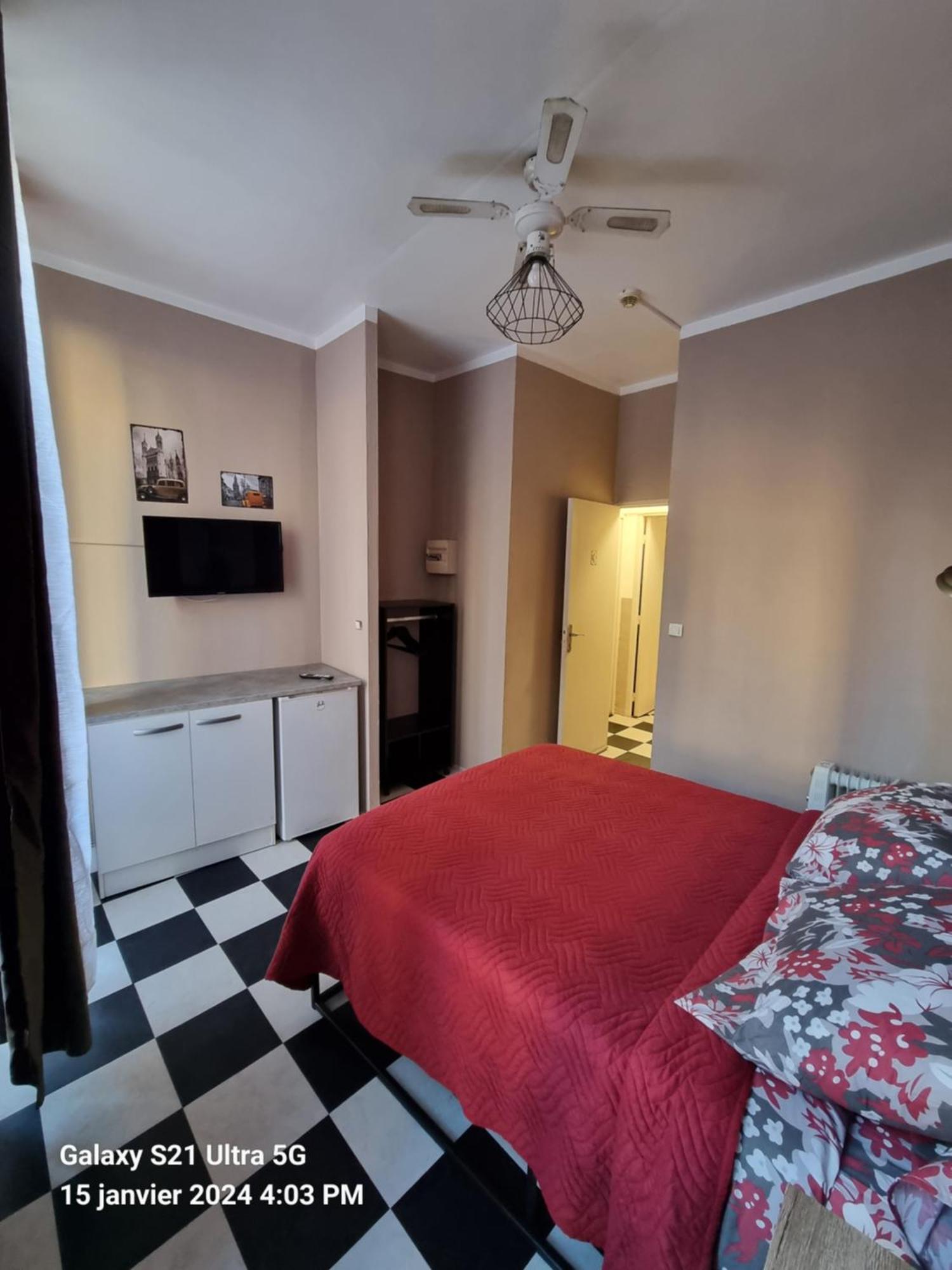 Hotel Des Allees Marseilles Zimmer foto